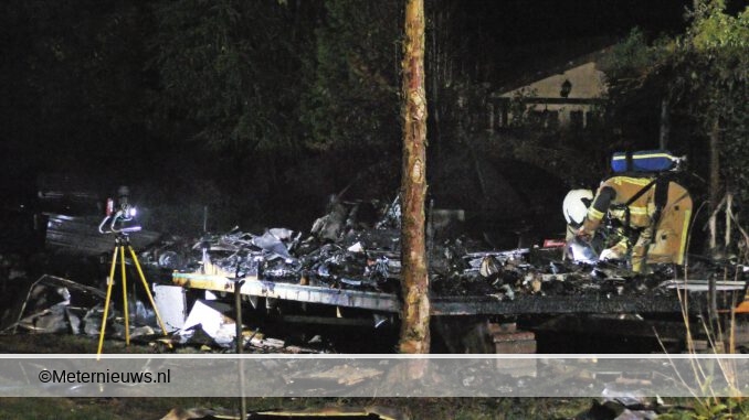 caravan afgebrand op camping Spier