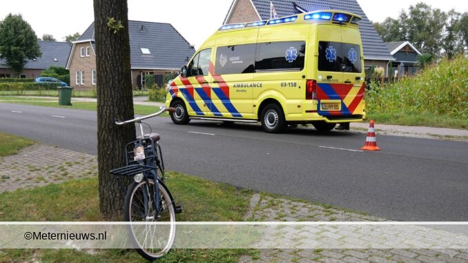jfiesterbotst tegen auto in Hollandscheveld2