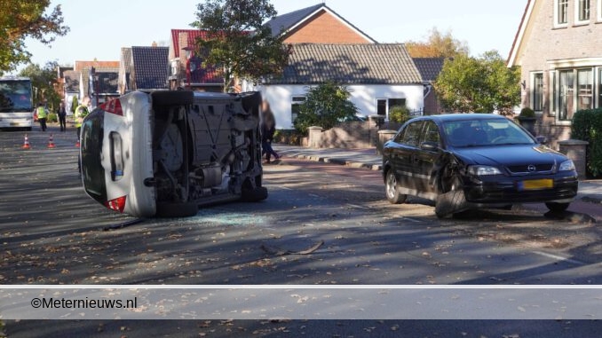auto op de kant in Musselkanaal