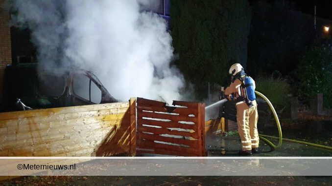 bestelbus in brand in Hoogeveen