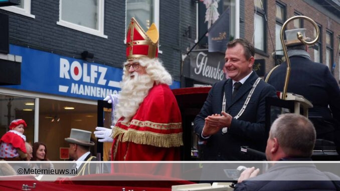 De sint in een koets door Coevorden