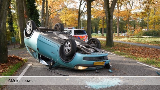 auto op de kop Dalfsen