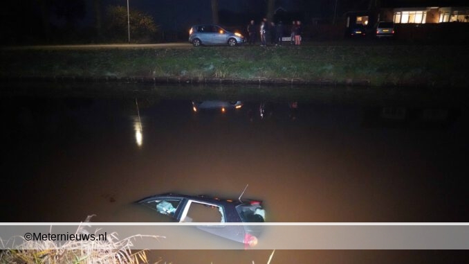 auto te water in De Krim
