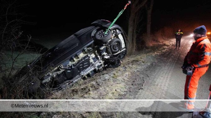 nieuwe auto sloot in Mist