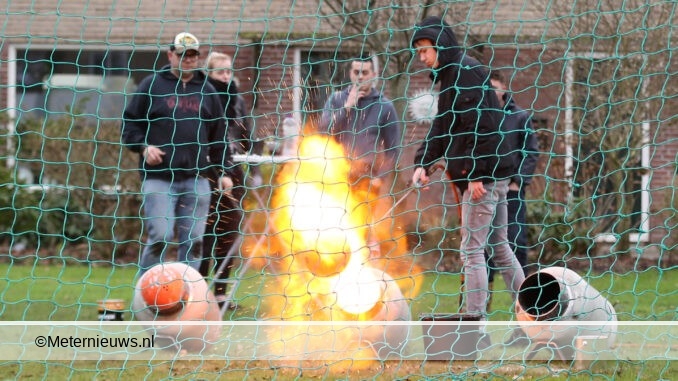 oud en nieuw carbid vreugdevuur1 (66)