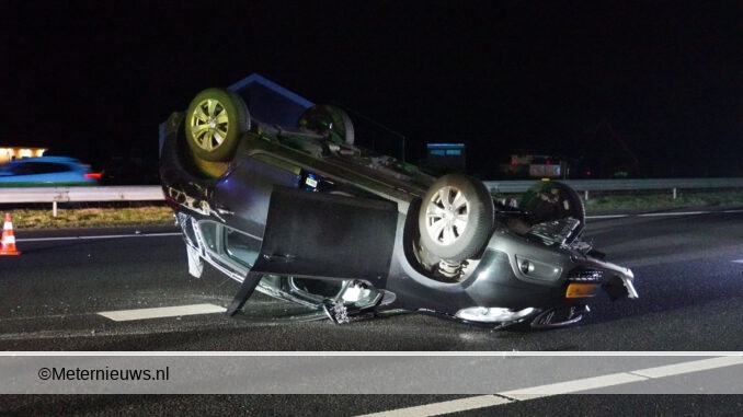 auto op de kop a28 Beilen00