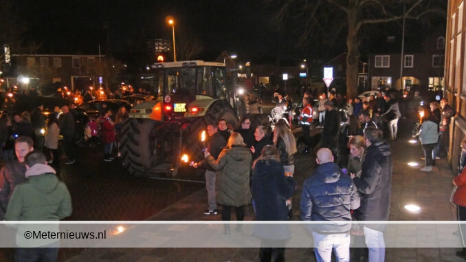 fakkeltocht tegen coronabeleid in Hoogeveen