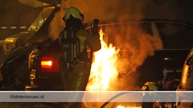 autos en busje in brand Assen2