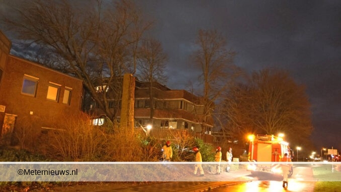 boom op woning in Groningen