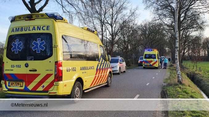 man gewond an snoeien boom Hoogeveen