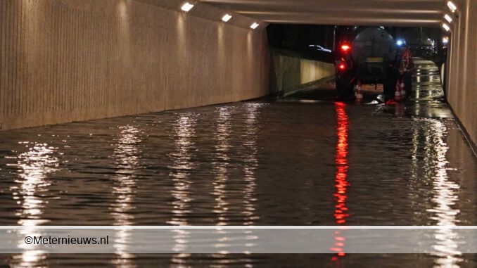 tunnel in Assen vol water