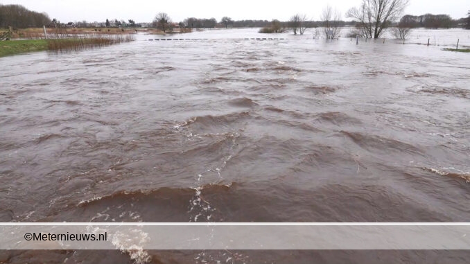 vecht buiten de oevers Hardenberg