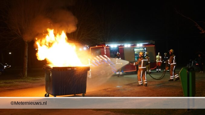 container vliegt in brand brandstichting Assen