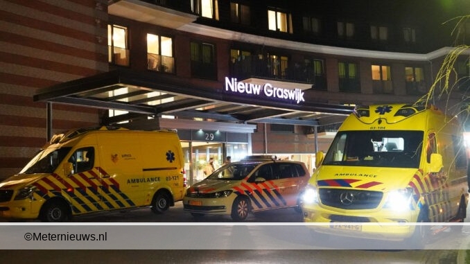 jas man vliegt in woonzorgcentrum in brand Assen