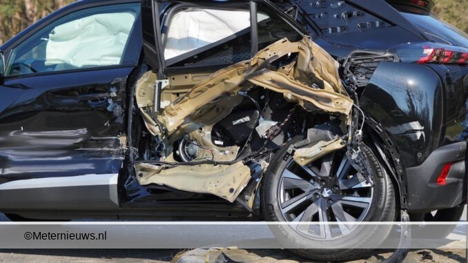 nieuwe auto proefrit ongeval Ommen