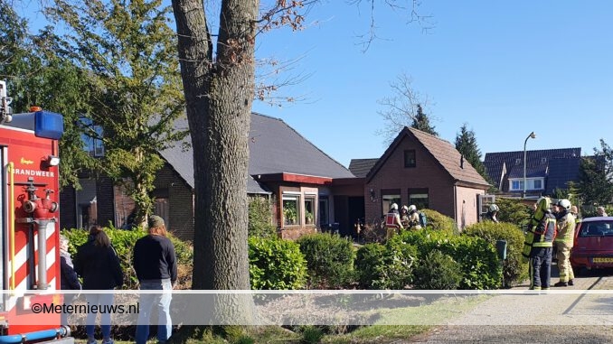 woning vol rook in Hollandscehveld