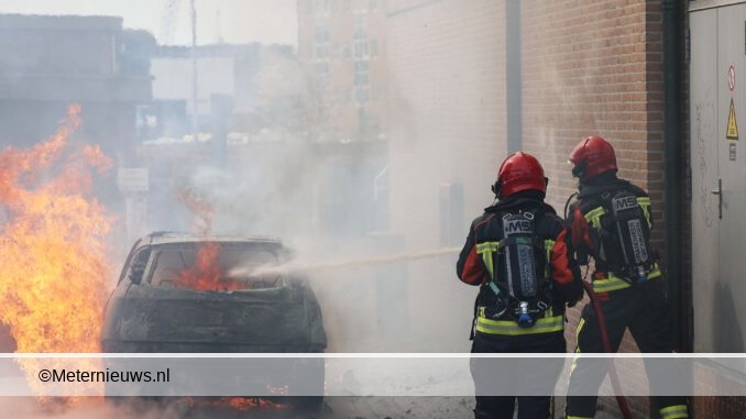 Auto in lichter laaie in Groningen7