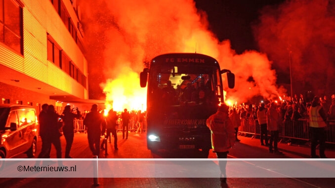 Supporters ontvangen kampioen Fc Emmen2