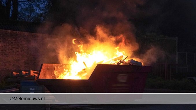 container in brand in Assen