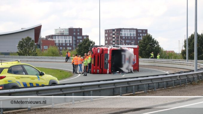 vrachtwagen opd e kant n355 groningen