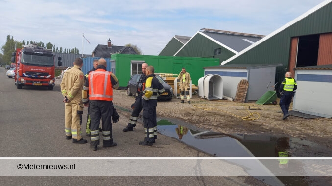 Brand in veestal in Doezem