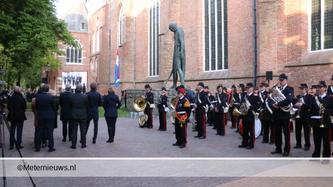 Herdenkings stilte drie minuten te laat in Groningen