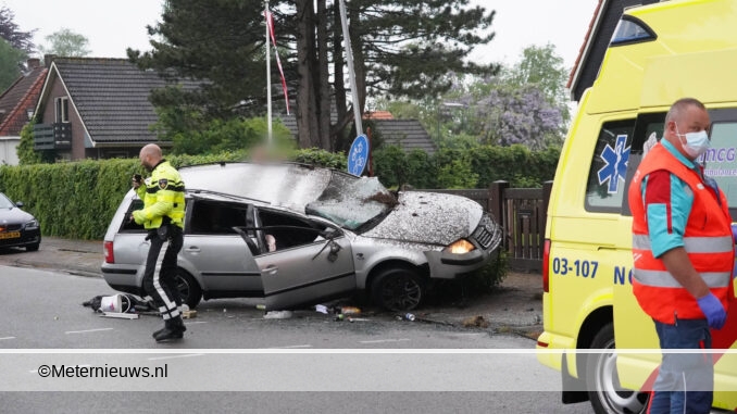 auto over de kop in Spijkerboor