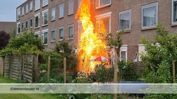 explosie en vuur bij flat in Groningen