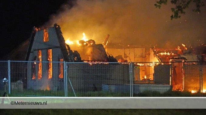 leegstaande boerderij in brand Wijster2