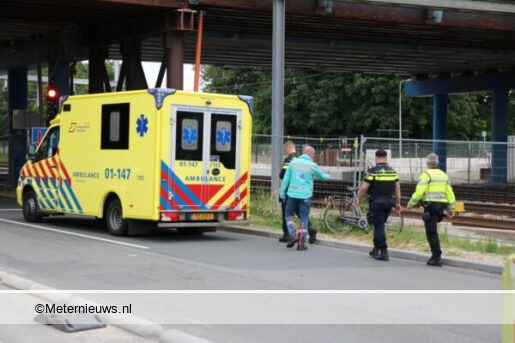 Scooterrijder doorgereden na botsing fietser Groningen. Scooterrijder doorgereden na botsing fietser Groningen.