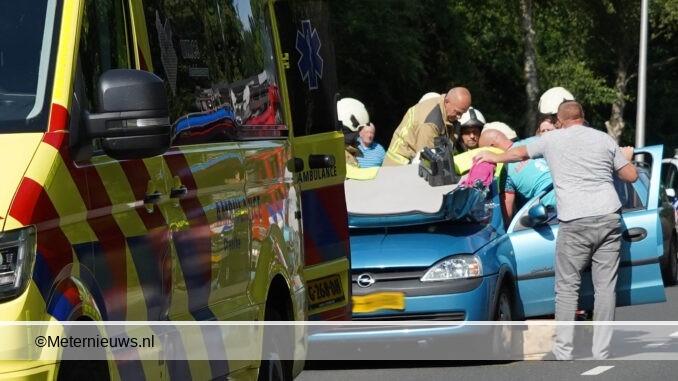 vrouw uit auto geknipt Hoogeveen