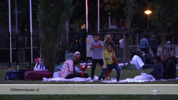 Asielzoekers slapen weer voor vertrekcentrum Ter Apel6