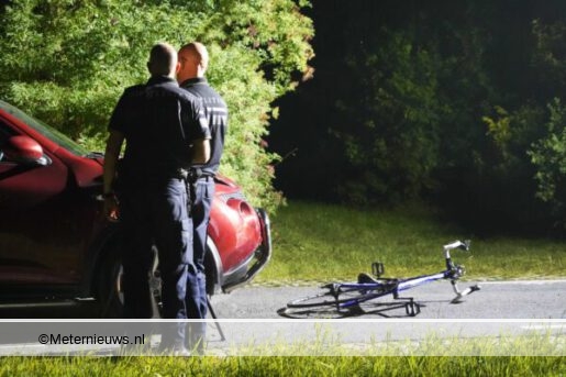 Zeer ernstig ongeval auto fietser Westeremden. Zeer ernstig ongeval auto fietser Westeremden.