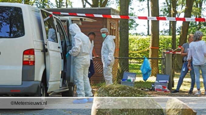 dode man in woning erm
