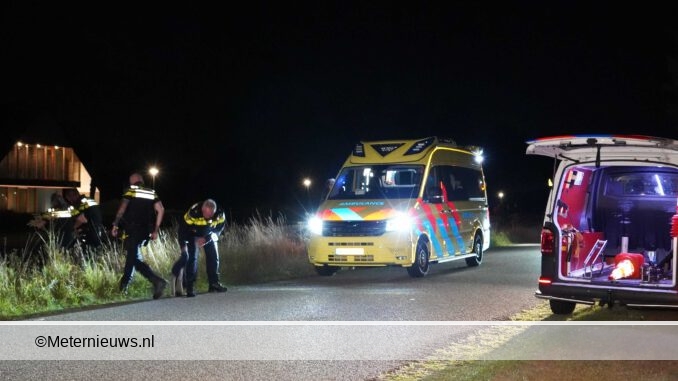 man en kunstbeen uit water in Assen