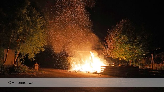 schuur in brand volkstuinencomplex Meppel2