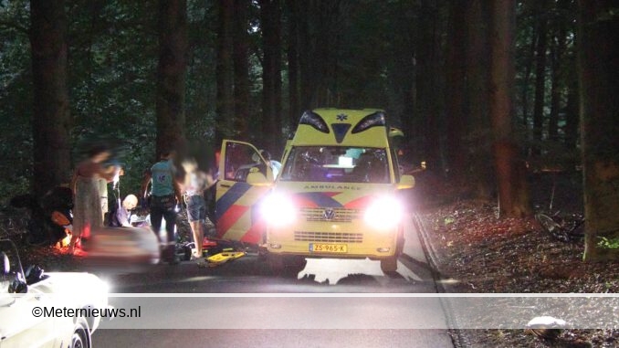 scooterrijder frontaal op boom in Gasselte