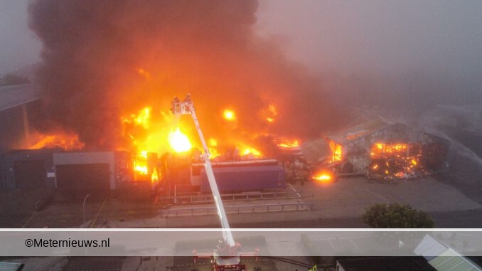 zeer grote brand recyclingbedrijf in Groningse Leek8