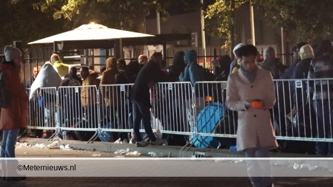 Asielzoeers bij vertrek centrum Ter Apel