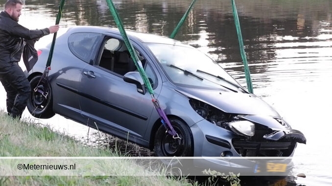Auto weer boven water Coevorden