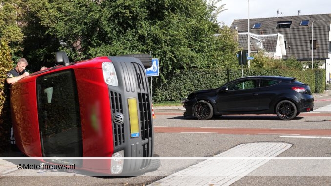 auto op de kant in Ddedemsvaart1