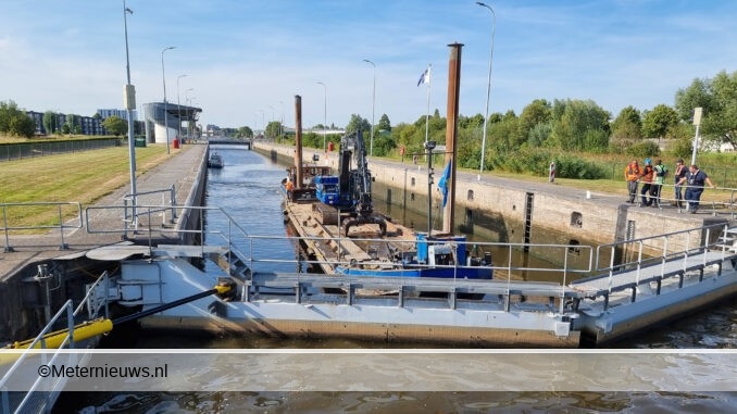 scheepvaart gestremd Van Starkenborghkanaal in Groningen