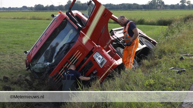 vrachtwagen van de weg in Unematil