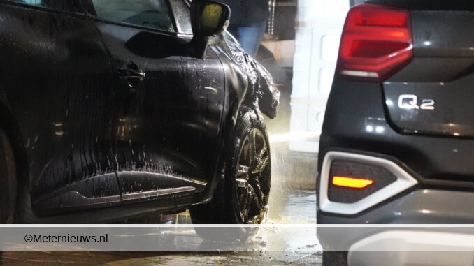 auto in brandbrandstichting Assen