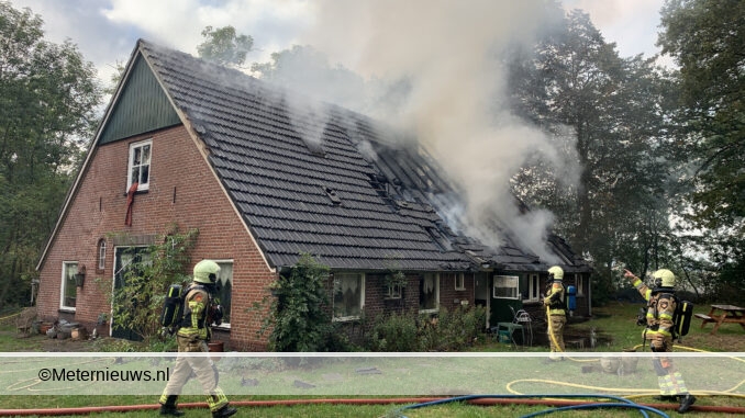 woonboerderij in de brand in Den Velde