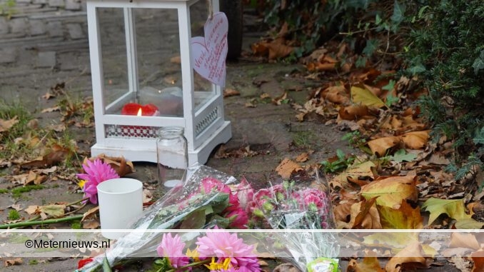 Bloemen voor Veldzicht Balkbrug na dodelijk steekinicident6