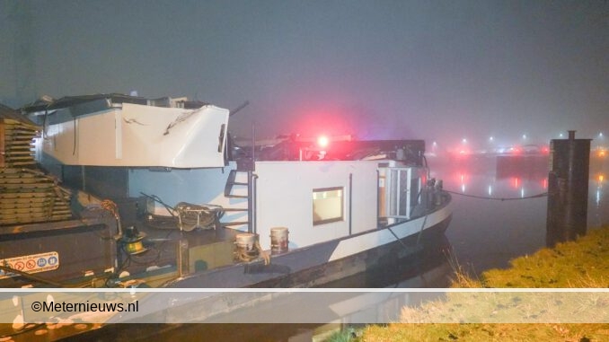 Duits vrachtschip ramt brug in Stroobos2