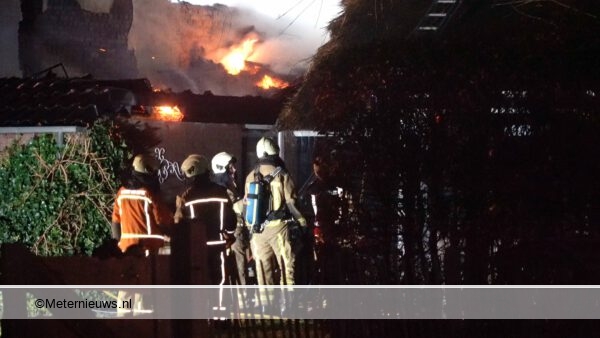Schuur bij rietgedekt woonhuis afgevbrand Zuidwolde
