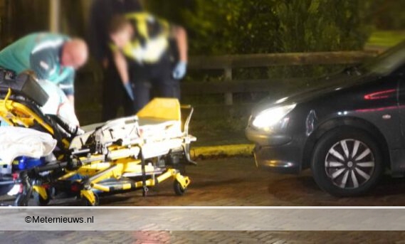 Voetganger in Assen gewond na aanrijding. Voetganger in Assen gewond na aanrijding.