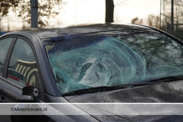 14 jarige jongen ernstig gewond na aanrijding in Emmen. 14 jarige jongen ernstig gewond na aanrijding in Emmen.